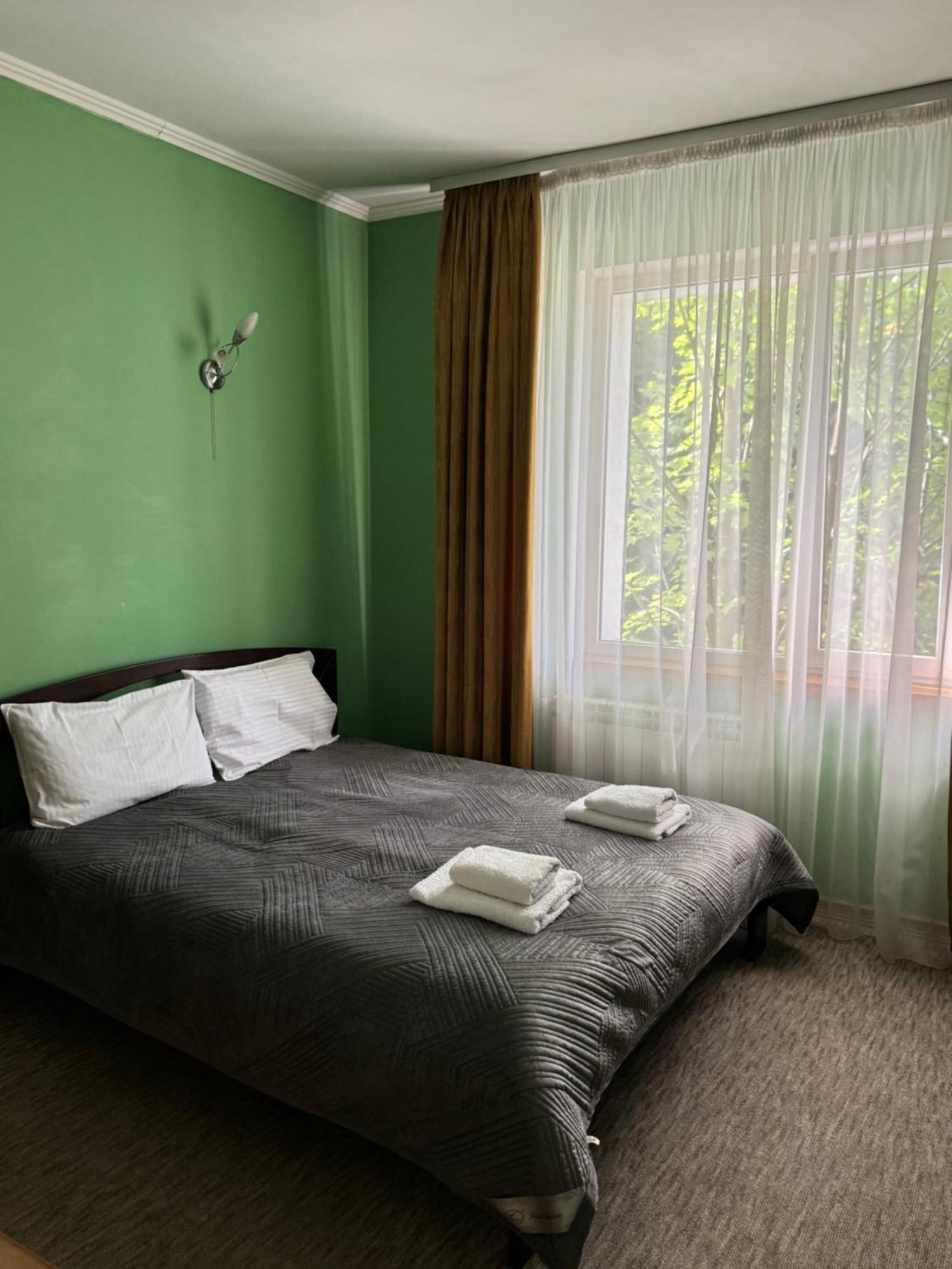 Hotel Лелеч Tatariv Exterior foto