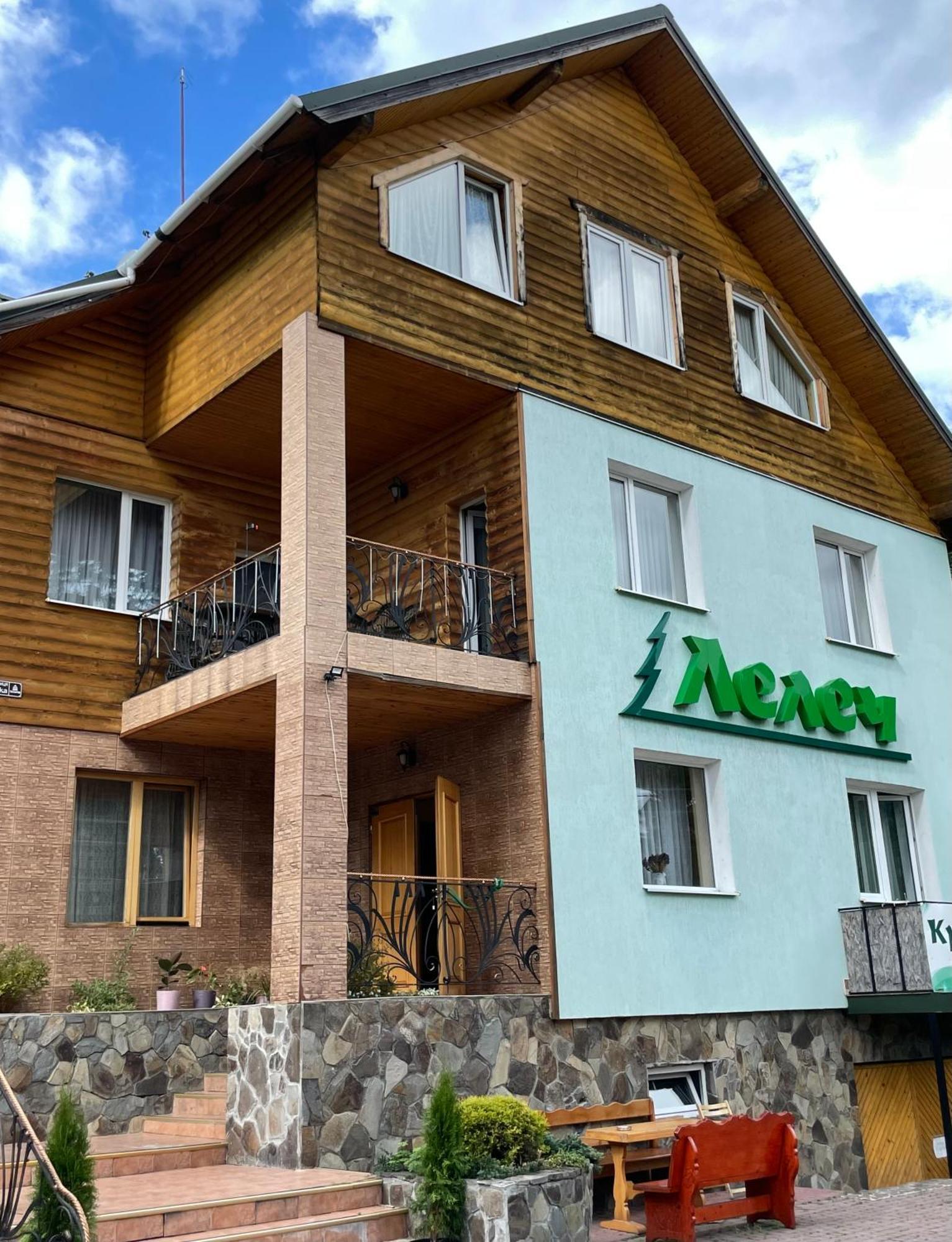 Hotel Лелеч Tatariv Exterior foto